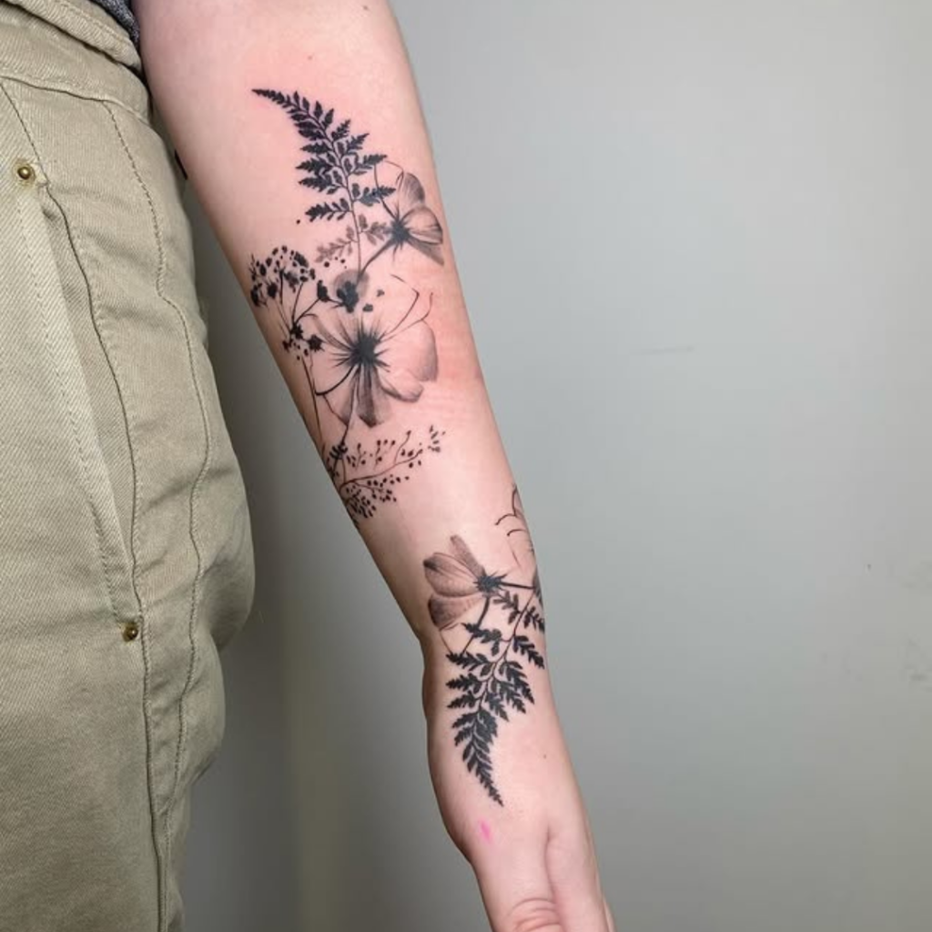 fine line tattoos stockholm beehive studio gakami_tattoo