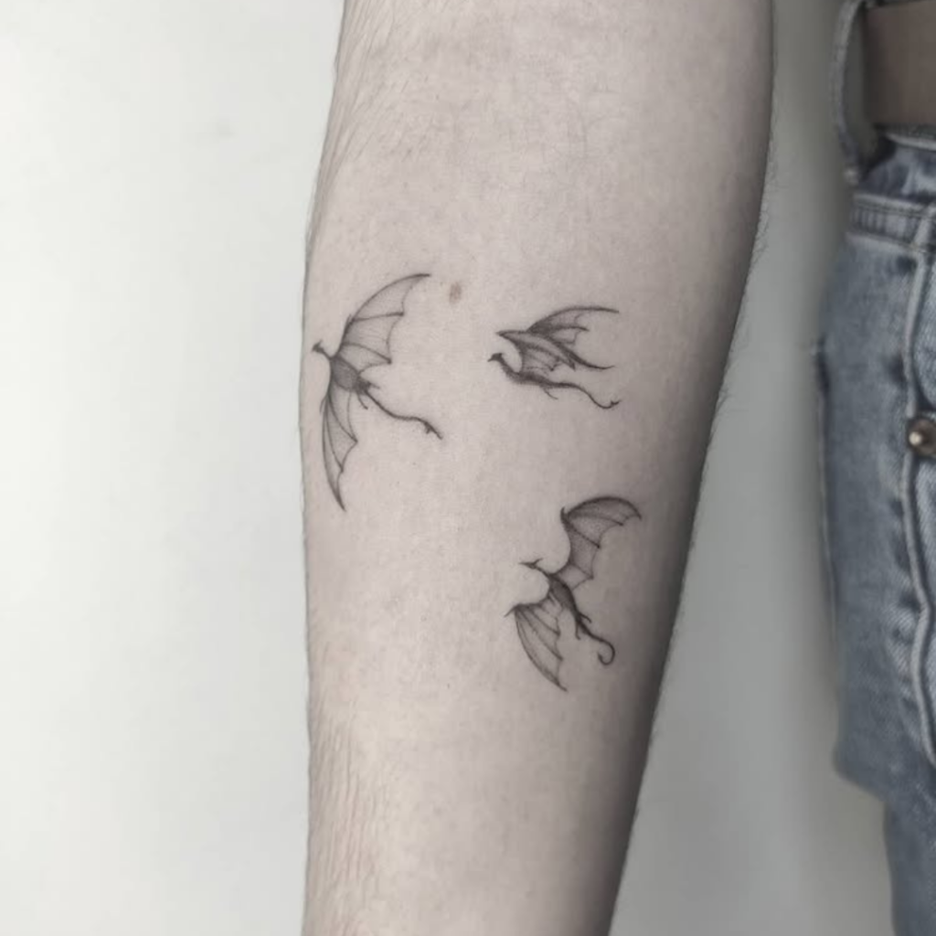 fine line tattoos stockholm beehive studio julie_blomster_tattoo