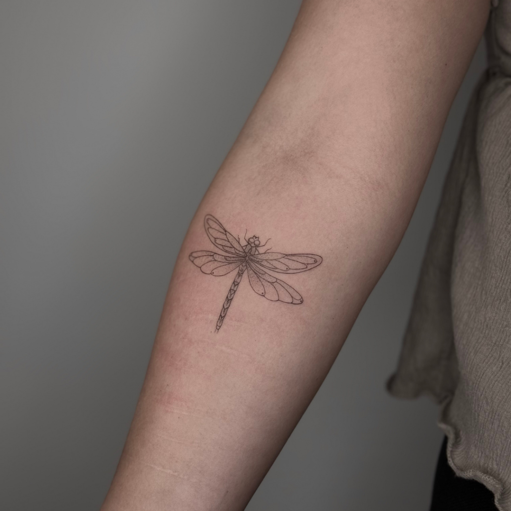 fine line tattoos stockholm beehive studio katttattoo.se