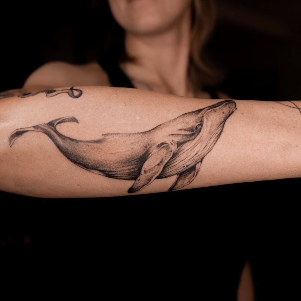 fine line tattoos stockholm beehive studio sashatretiakov_