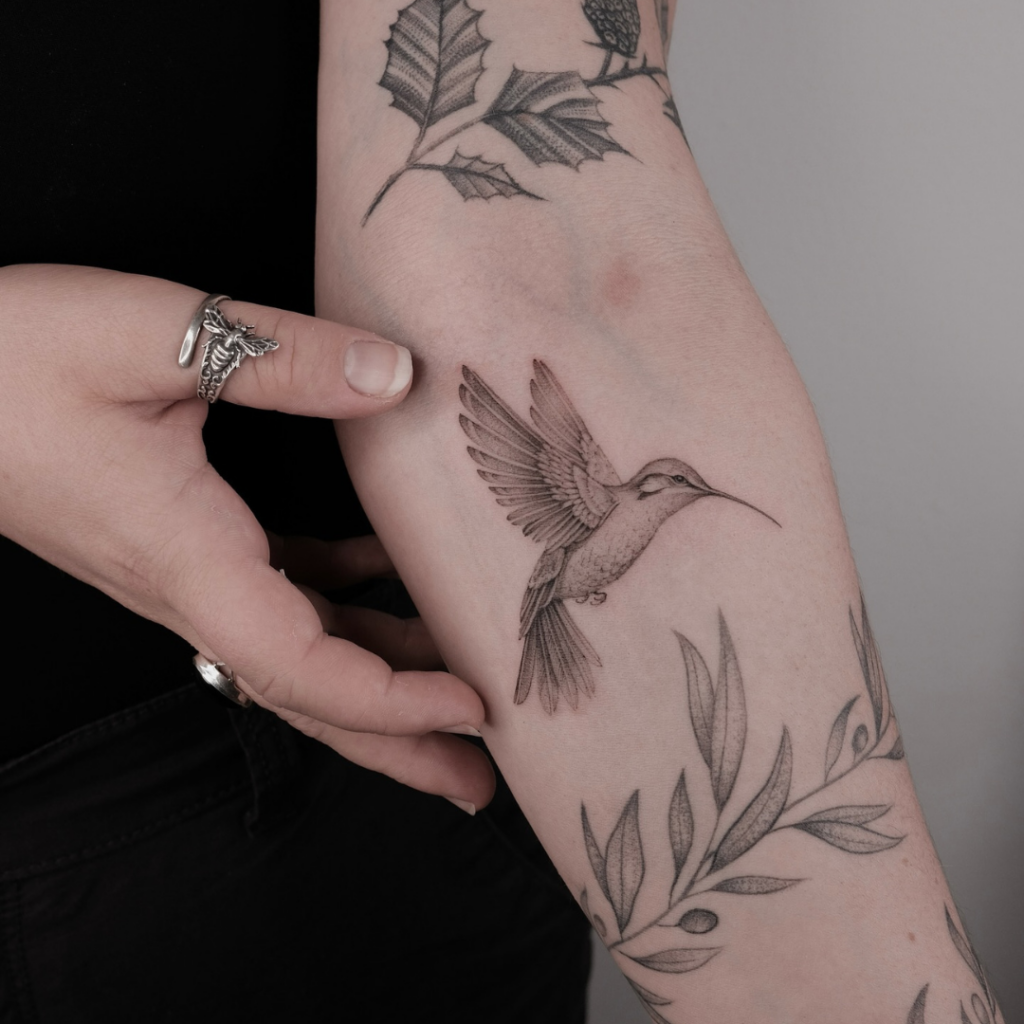 fine line tattoos stockholm beehive studio sianastia.tattoo