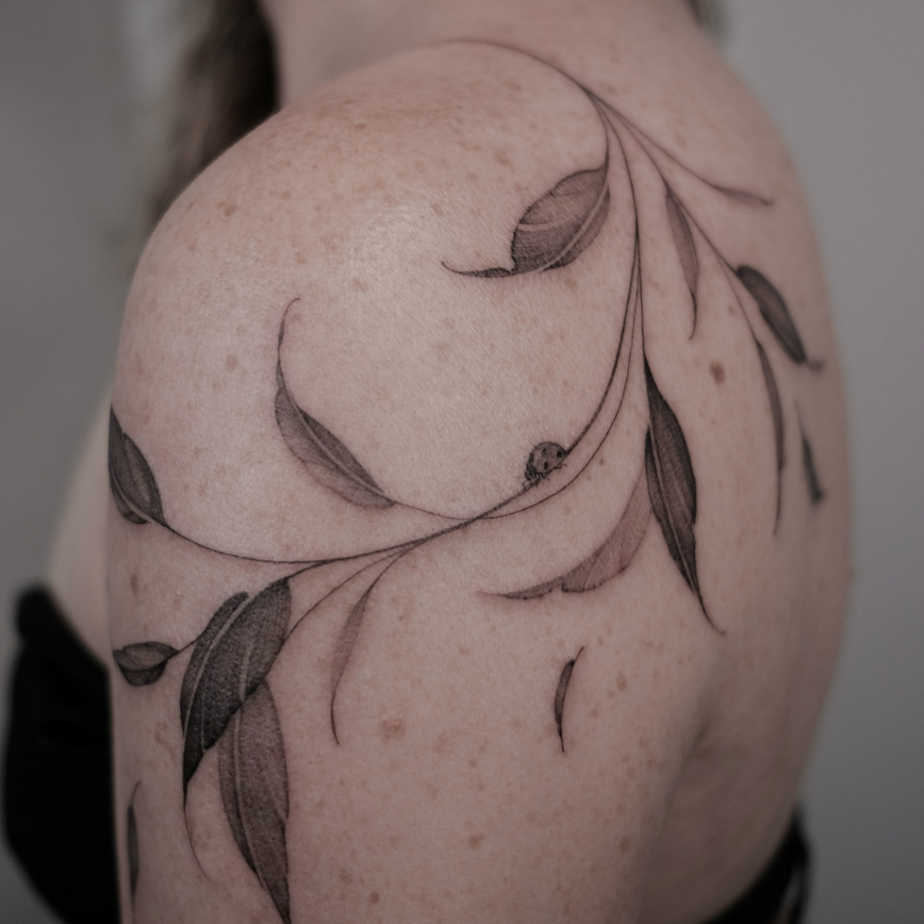 fine line tattoos stockholm beehive studio sianastia.tattoo